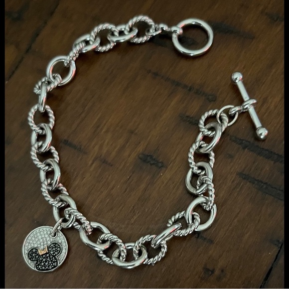 ✨ 2x HP ✨ Minnie Mouse ✨ Chain Link Toggle Bracelet ✨ w/ Real Diamonds ✨ - Picture 3 of 5